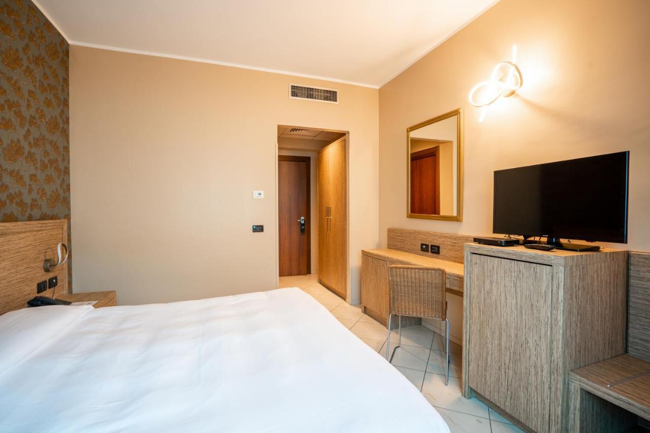Hotel Parisi Nichelino Exteriér fotografie